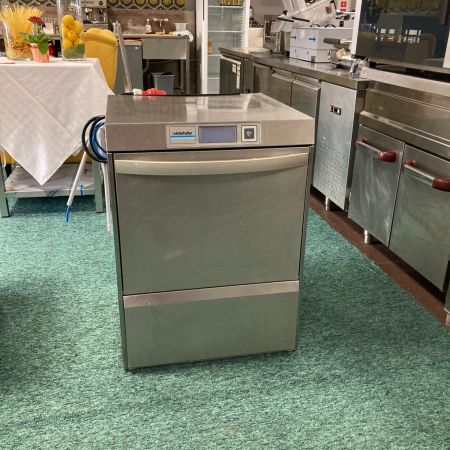 Winterhalter UC L, tányér- és pohármosogató gép, öblítő és mosószeradagoló, ürítőszivattyú 