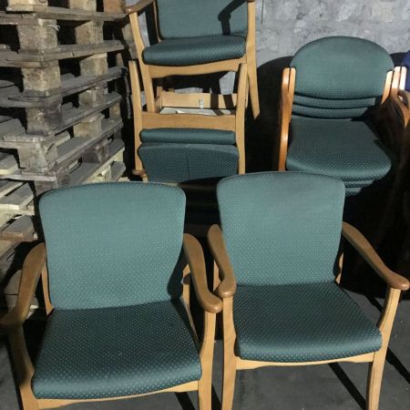 Zöld szövet karfás székek