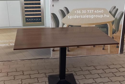 Sötétbarna színű étkezőasztal, asztal 120x75 cm, használt irodabútor