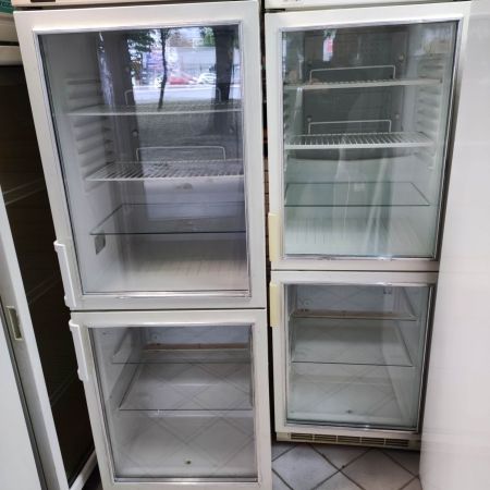 Üvegajtós hűtő:két légterű 320 literes garanciával