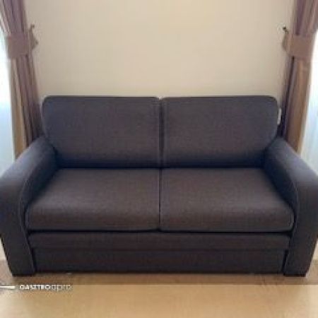 Kihúzható kétszemélyes kanapé