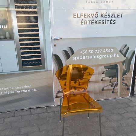 Étkezőszék, műanyag szék, narancssárga szék - használt bútor