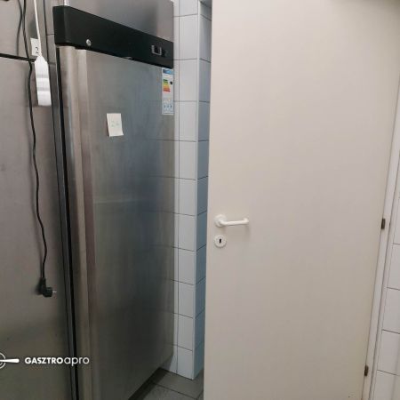 Hűtőszekrény teleajtós inox