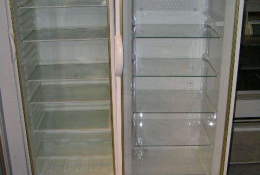 Üvegajtós hűtő:240 literes:125 cm magas garanciával!