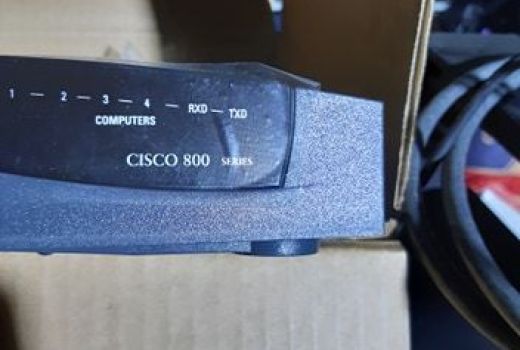 Cisco 831 wifi router 
